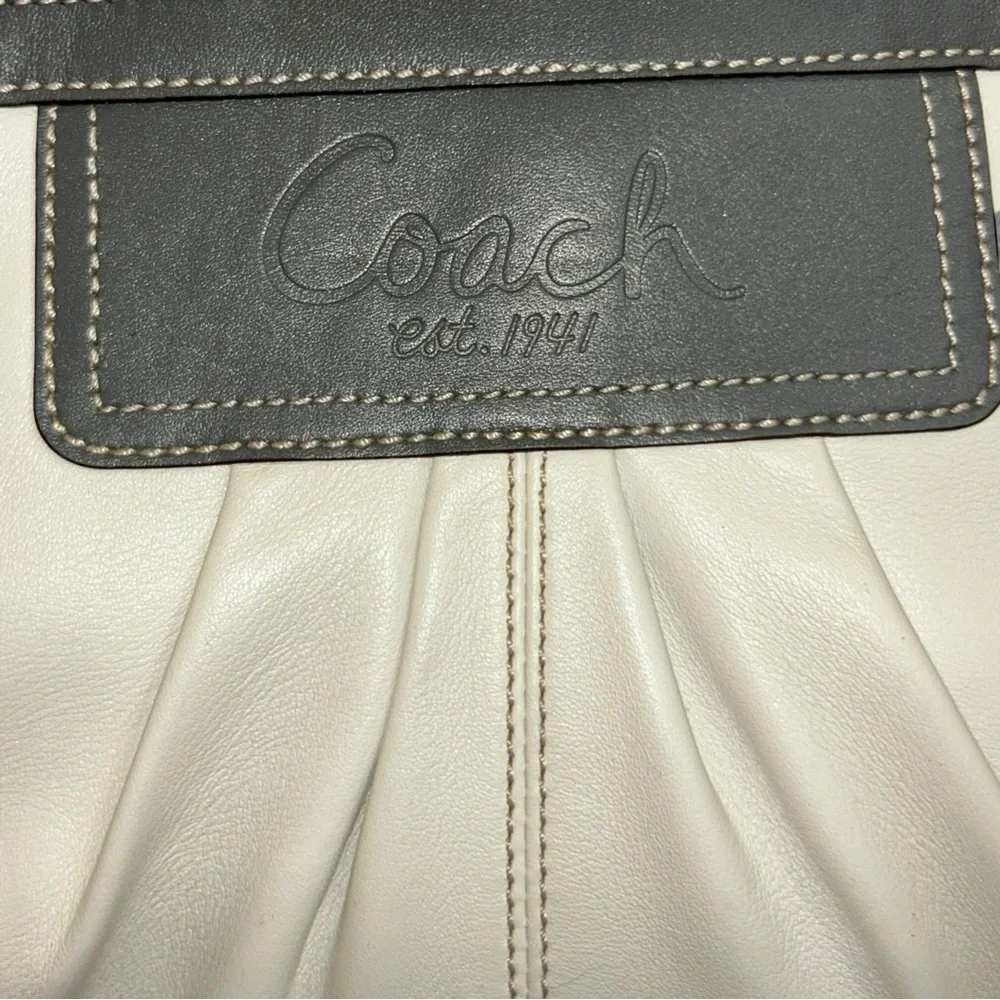 Original COACH Ivory & Gray Classic Shoulder Bag – F13759 - Picture 3 of 16